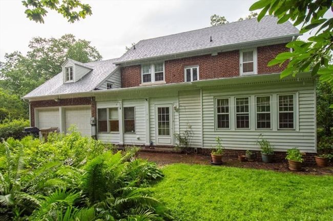 Room available in beautiful Ridgedale Neighborhood Room available in beautiful Ridgedale Neighborhood