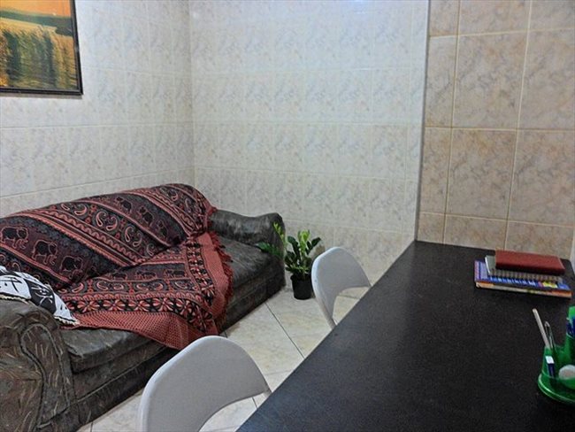 Alugo Quarto - São José dos Campos - Quartos em Taubaté para Moças | EasyQuarto - Image 5