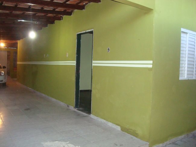 Alugo Quarto - Cuiabá - Alugo Kitnets no CPA 2, Esquina com a Av. Brasil | EasyQuarto - Image 1