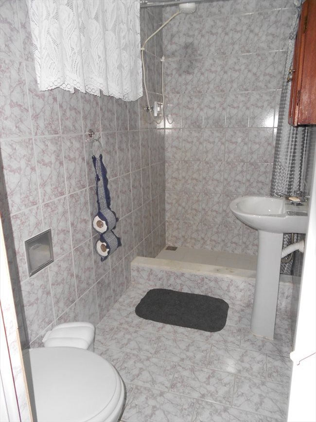 Alugo Quarto - Rio de Janeiro (Capital) - Aluguel Temporada Ano Novo e Copa do Mundo 2014 | EasyQuarto - Image 3