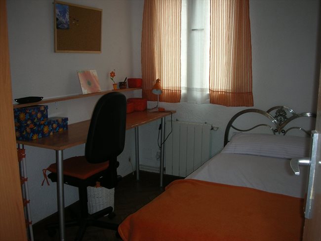Piso Compartido - Valladolid - Habitacion a chica no fumadora, cerca del Clinico, Universidad, Centro | EasyPiso - Image 3