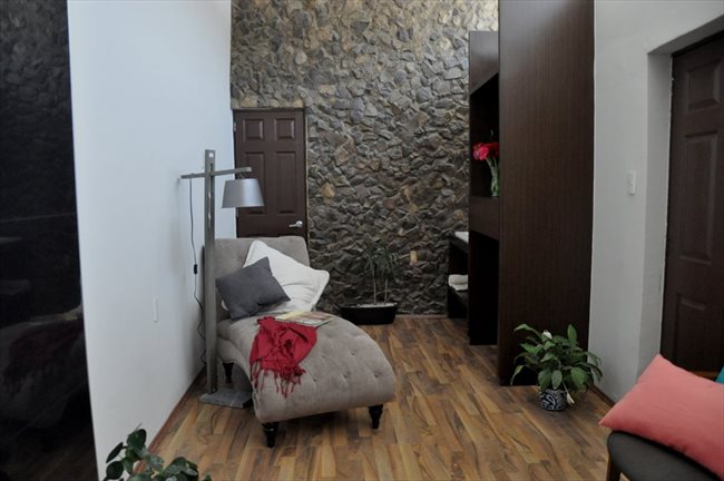 Cuartos en Renta - Querétaro - Ahora reforma 110 cuartos con baño propio | CompartoDepa - Image 4