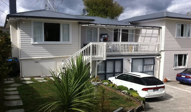 Flatshare - Auckland - NiceFurnished Rooms in Central / West Auckland | EasyRoommate - Image 1