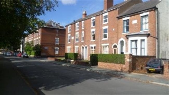 Flatshare - Wolverhampton - Double and single room room in shared house. Wolverhampton | EasyRoommate - Image 1