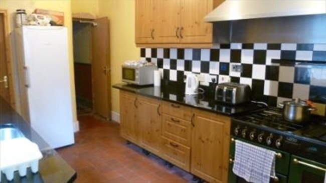 Flatshare - Wolverhampton - Double and single room room in shared house. Wolverhampton | EasyRoommate - Image 6