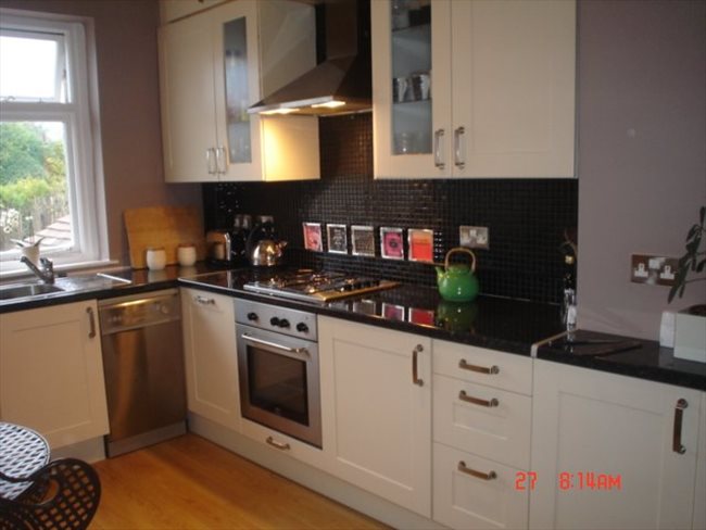 Flatshare - Harrogate - One bedroom available in large 2 bedroom flat south side of Harrogate | EasyRoommate - Image 1