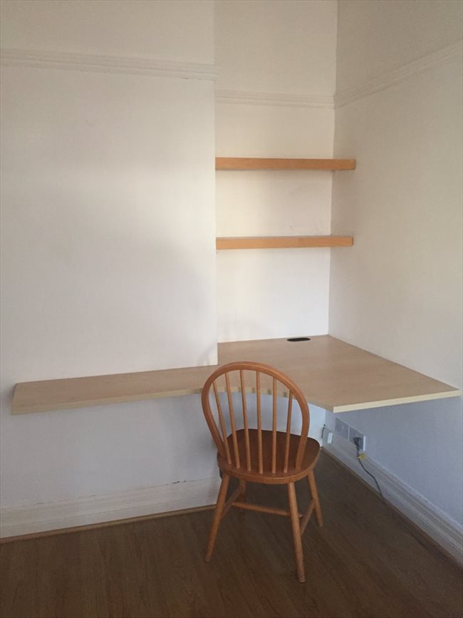 Flatshare - Harrogate - One bedroom available in large 2 bedroom flat south side of Harrogate | EasyRoommate - Image 6