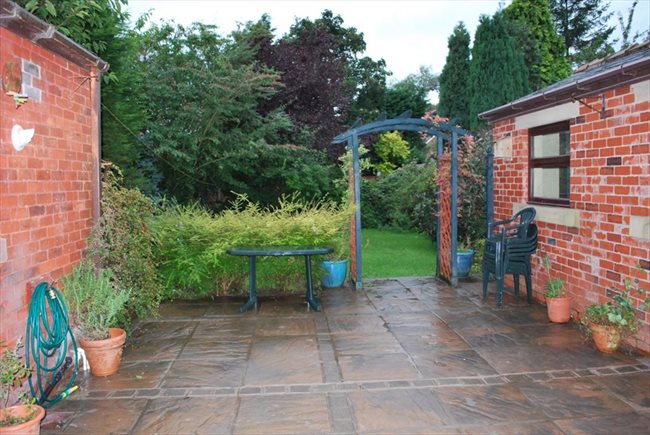Flatshare - Preston - Room available now in a large character property - FIBRE 100MB WIFI | EasyRoommate - Image 3