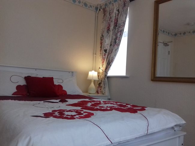 Flatshare - Northampton - BRIGHT AND BEAUTIFUL DOUBLE ROOM IN NN5 6BA | EasyRoommate - Image 4