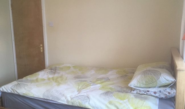 Flatshare - Greenford - Double Room in Greenford to rent to student/prof. | EasyRoommate - Image 4