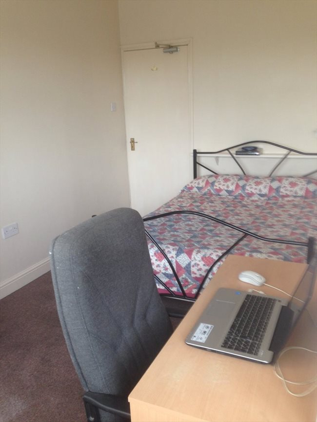 Flatshare - Hull - EXCELLENT ROOM WITH BILLS INCLUDED | EasyRoommate - Image 3