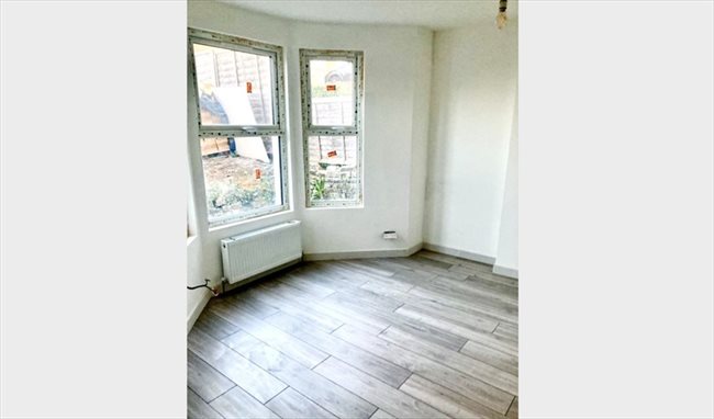 Flatshare - London - Lovely,Clean Room available in Greenwich Area -This room now taken! | EasyRoommate - Image 2