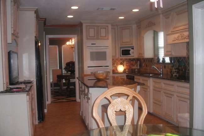 Roomshare - Houston - Room for rent | EasyRoommate - Image 2