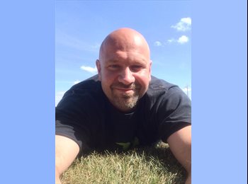 EasyRoommate CA - Jason - 44 - Edmonton