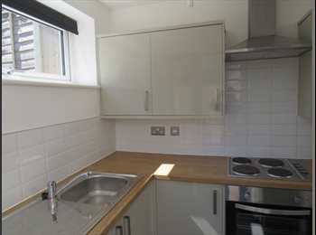EasyRoommate UK - House share available , Preston - £320 pcm