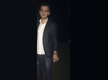EasyRoommate UK - Adrian - 24 - Swindon