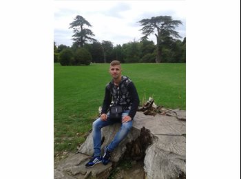 EasyRoommate UK - Alex - 22 - Swindon