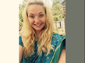 EasyRoommate UK - Charlotte - 21 - Manchester