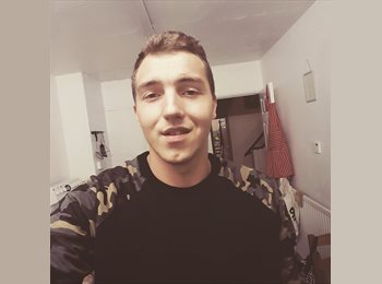 EasyRoommate UK - Michal - 22 - London