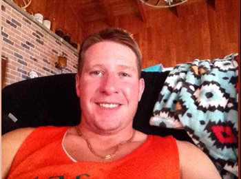 EasyRoommate US - Erich - 28 - Bridgeport