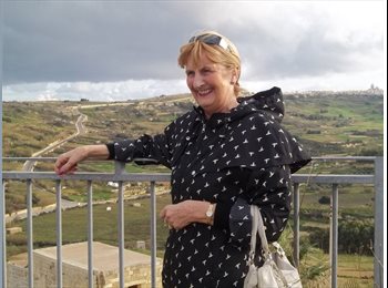 EasyRoommate UK - Janice - 60 - Wakefield