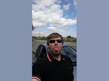 EasyRoommate UK - Allen - 48 - London