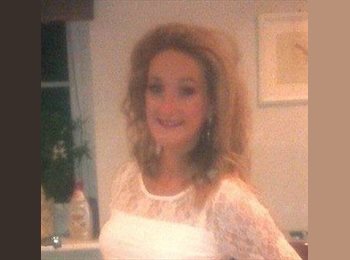 EasyRoommate UK - Becky - 25 - York
