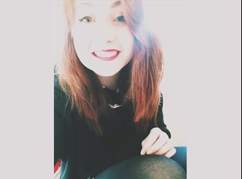 EasyRoommate UK - Charlotte - 19 - Chichester