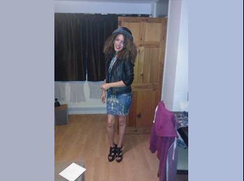 EasyRoommate UK - Bethany - 20 - Manchester
