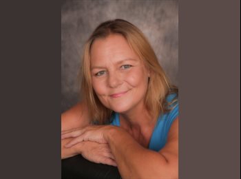 EasyRoommate US - Debbie - 49 - Southeast California