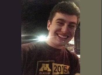 EasyRoommate US - Michael - 21 - Green Bay