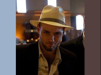 EasyRoommate US - Connor - 23 - Oakland Area