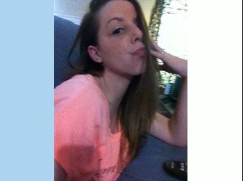EasyRoommate US - Erika S. - 32 - Everett