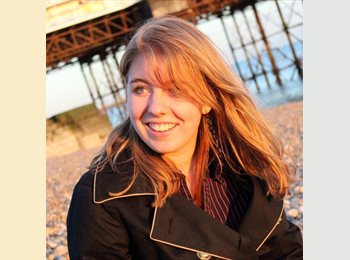 EasyRoommate US - Tori - 22 - Portland Area