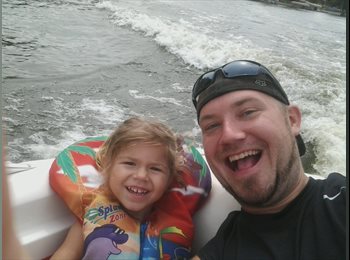 EasyRoommate US - Mitchell - 32 - Omaha