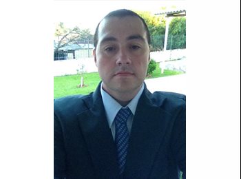 EasyRoommate US - Diogo - 38 - Orlando Area