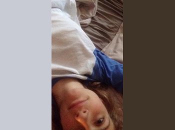 EasyRoommate CA - Riley - 18 - Vancouver