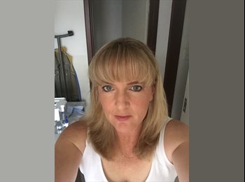 EasyRoommate AU - Christina - 39 - Perth