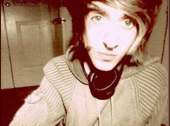 EasyRoommate UK - lawrence - 18 - London