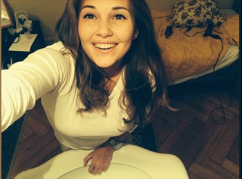 EasyRoommate UK - Julia - 19 - London