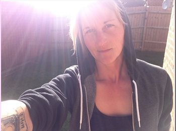 EasyRoommate UK - Jeni - 36 - Kettering
