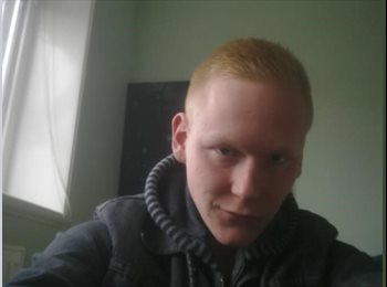 EasyRoommate UK - Chris - 18 - Hitchin