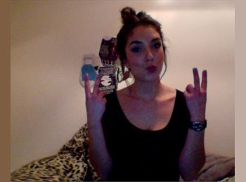 EasyRoommate UK - Andrea - 24 - Leeds