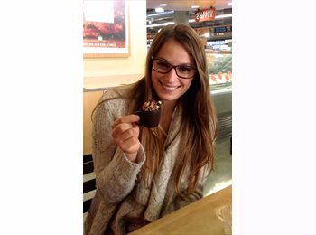 EasyRoommate US - Juliette - 22 - Sacramento Area
