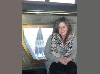EasyRoommate UK - Chloe - 24 - Witney