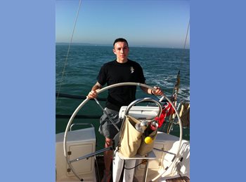 EasyRoommate UK - Jonathan - 25 - Kirklees