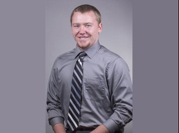 EasyRoommate US - Jacob - 21 - Green Bay