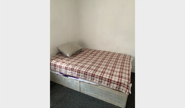 Photo of Share Same double bed like partner in London