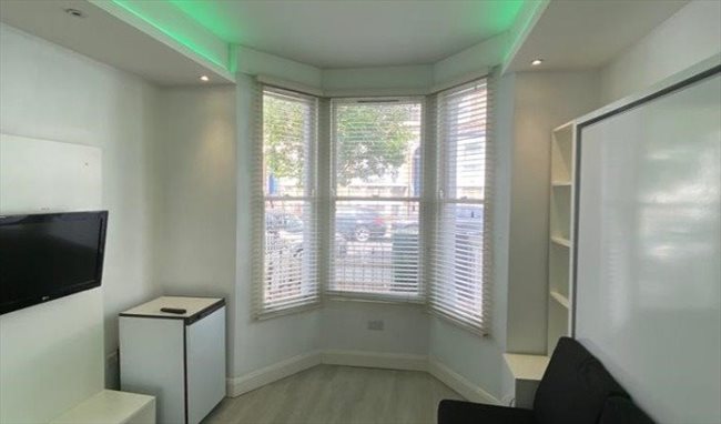 Photo of Single Bedroom Flatshare, White City, W12 in London