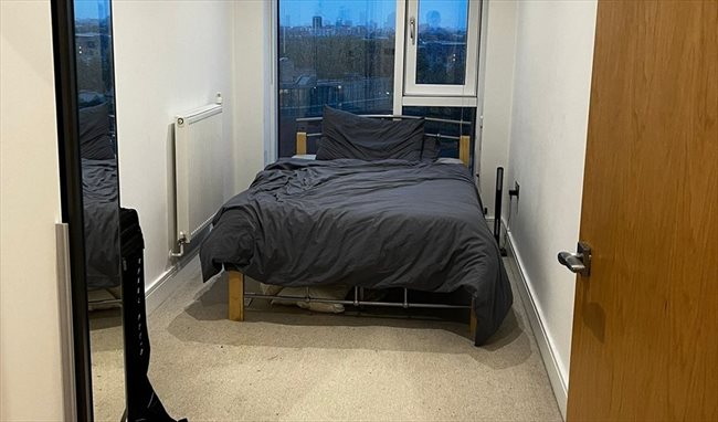Photo of Spacious Double Room in a Modern High Rise less than 20 minutes away from Liverpool Street in London